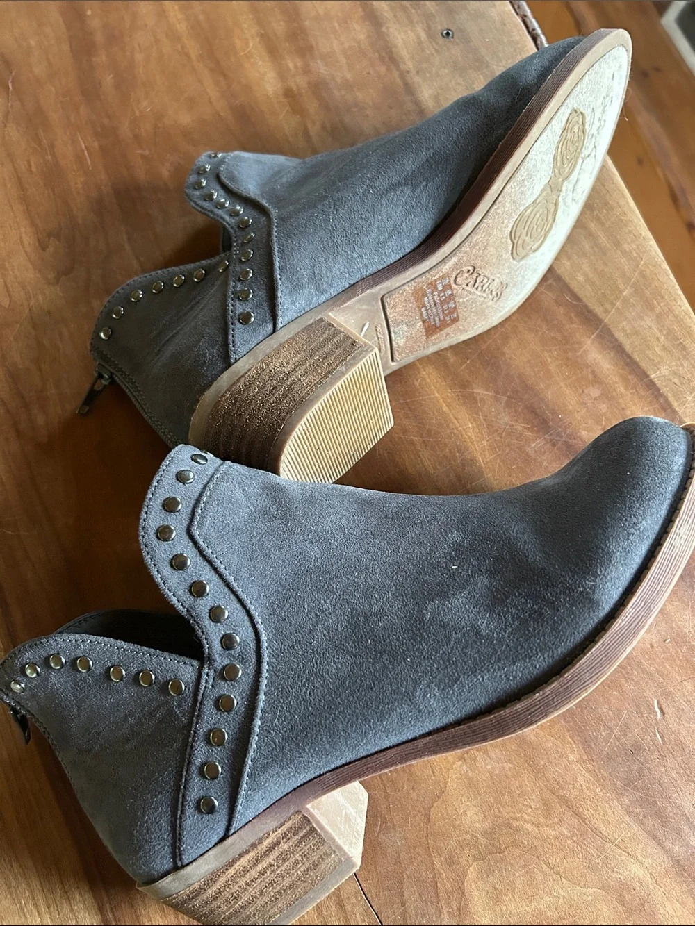N/A stylish dark